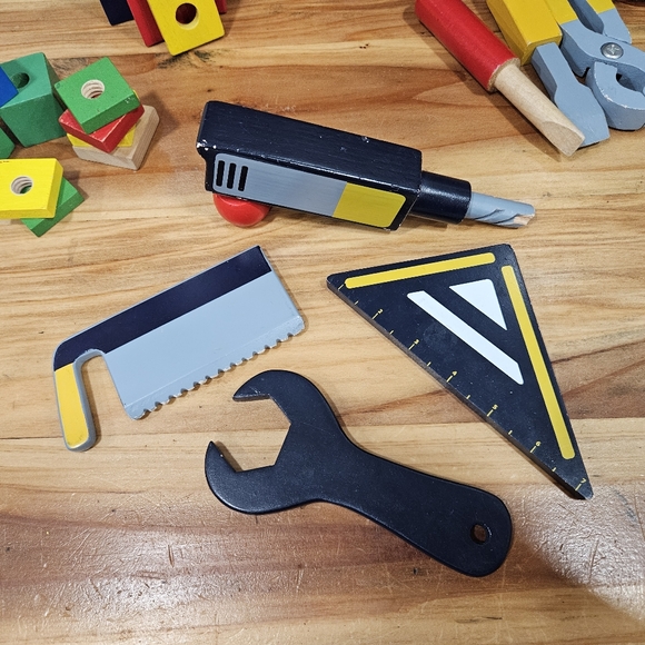 Melissa & Doug Wooden Take Along Tool Kit Toolbox & 30 pcs Including 7 Tools - Picture 7 of 12